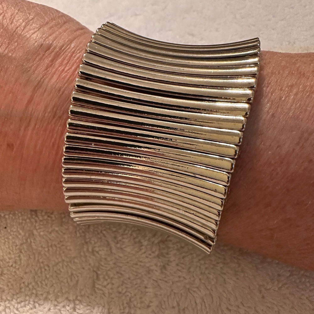 Chic Silver Ribbed Cuff Bracelet